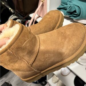 Classic Ugg mini size 6